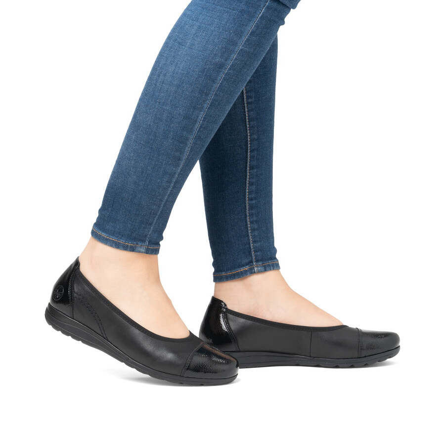 scarpe slip-on nere da donna rieker l9351-00